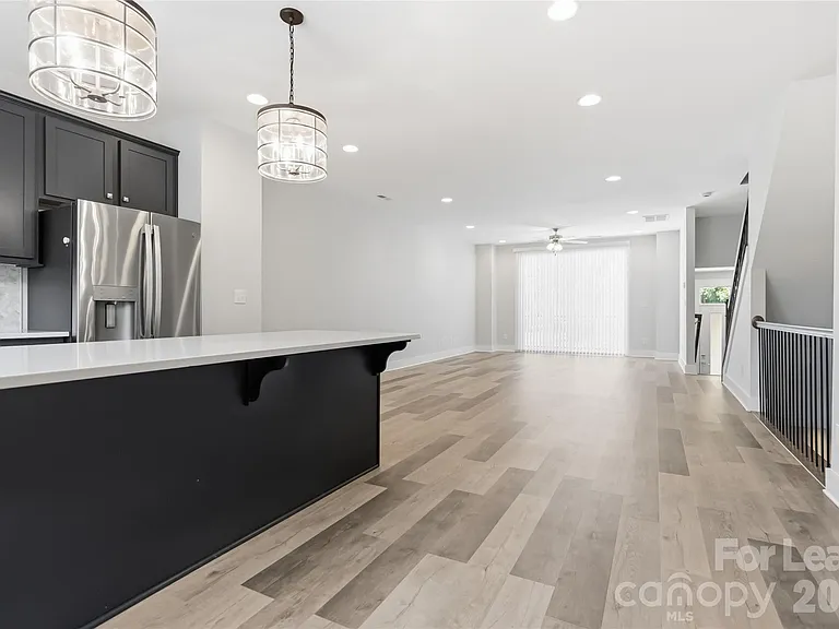 371 S Bruns Ave — Photo 8