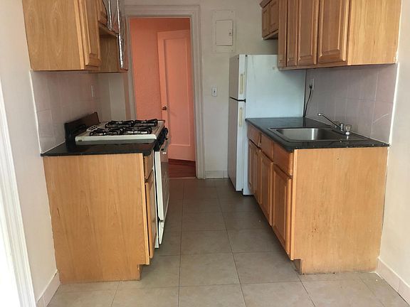 4th image of 13955 35th Ave APT 5A