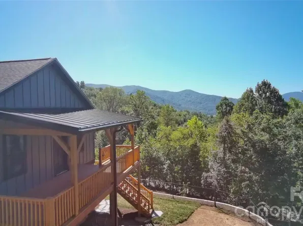 9 Nellie Bell Ln, Swannanoa, NC 28778
