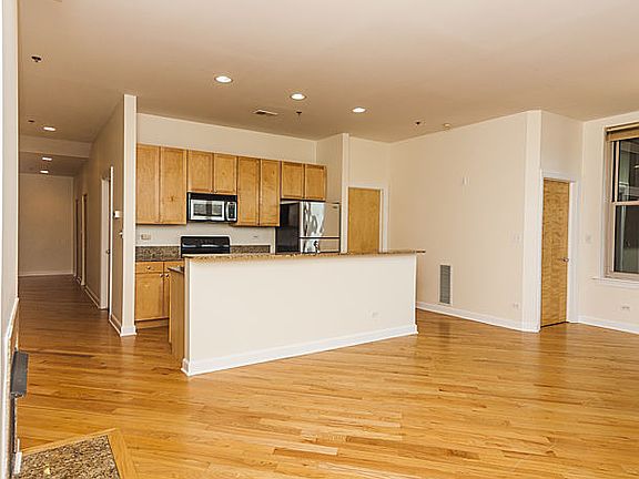 2nd image of 3111 W Lawrence Ave #P18