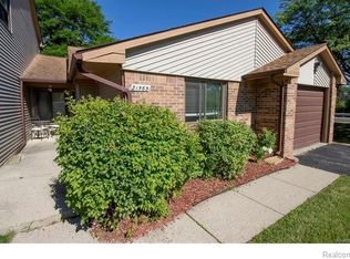 31565 Kingston Ct #1, Farmington Hills, MI 48336