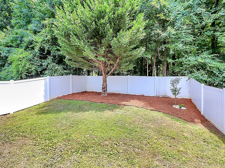 1223 Pinehaven Ct — Photo 2