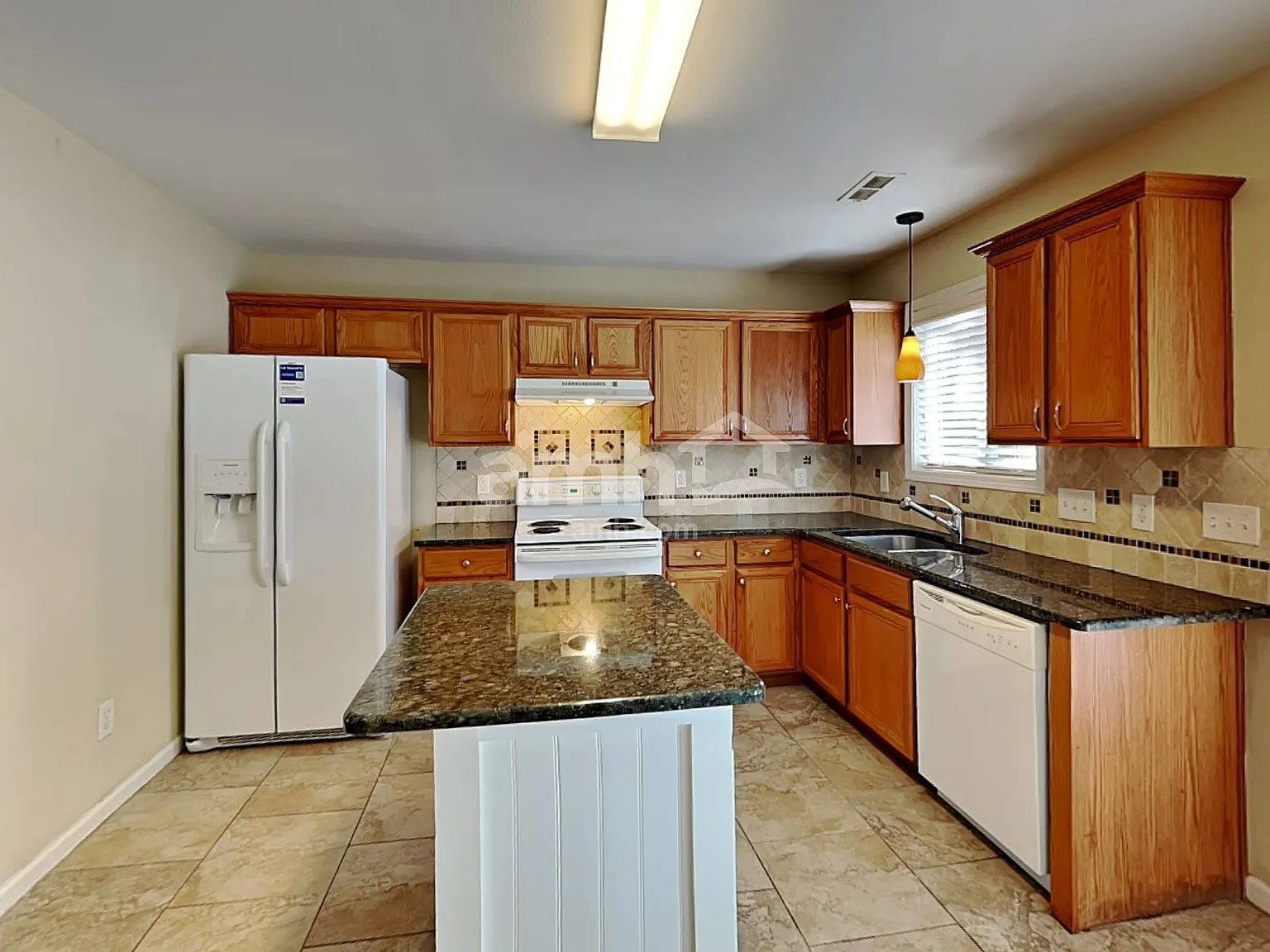 3 bed, 2.5 bath, 1429 sqft, $2,035 — Photo 3