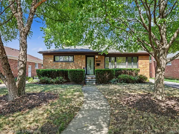 26826 Student, Redford, MI 48239