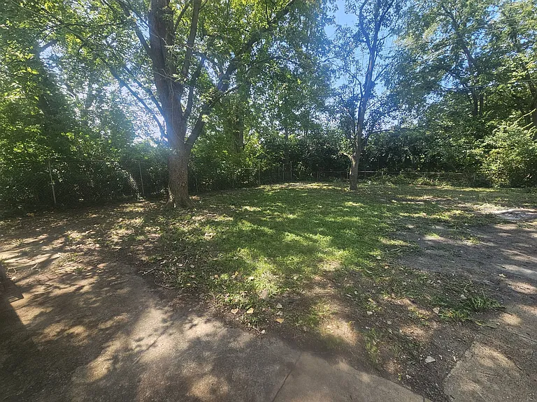 113 Saint Thomas Ln — Photo 14