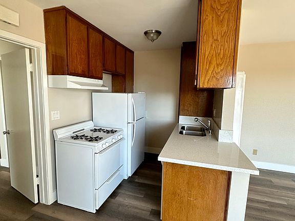 5th image of 3388 S Centinela Ave APT 11