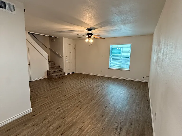 1505 W Pearl St #11 — Photo 8