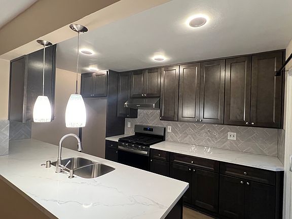 5th image of 1719 Encino Ave #17C