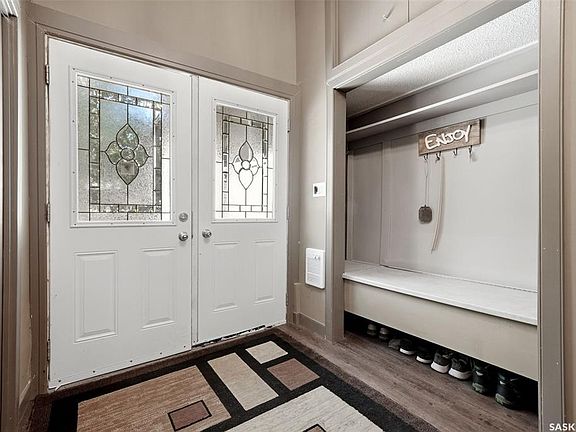 2nd image of 210 PLEASANT AVENUE