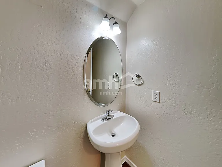 1701 S 113th Dr — Photo 8