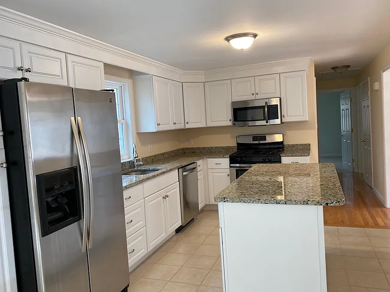 18 Myrtle Ln — Photo 4