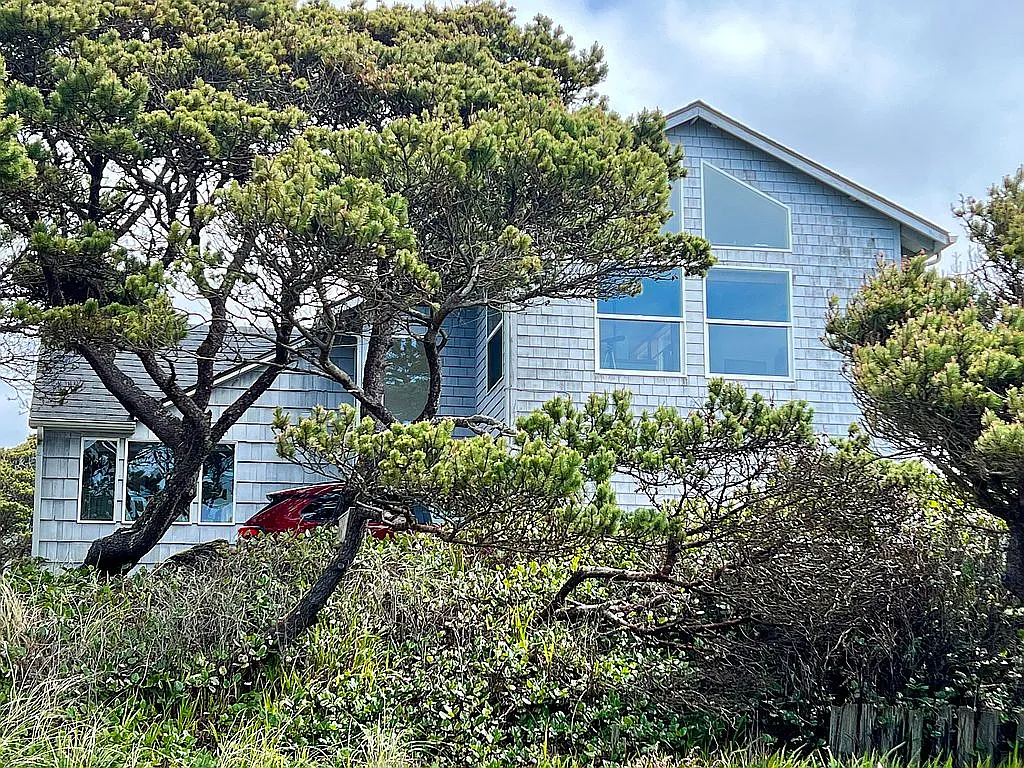 138 NW 13th Ave photo 1
