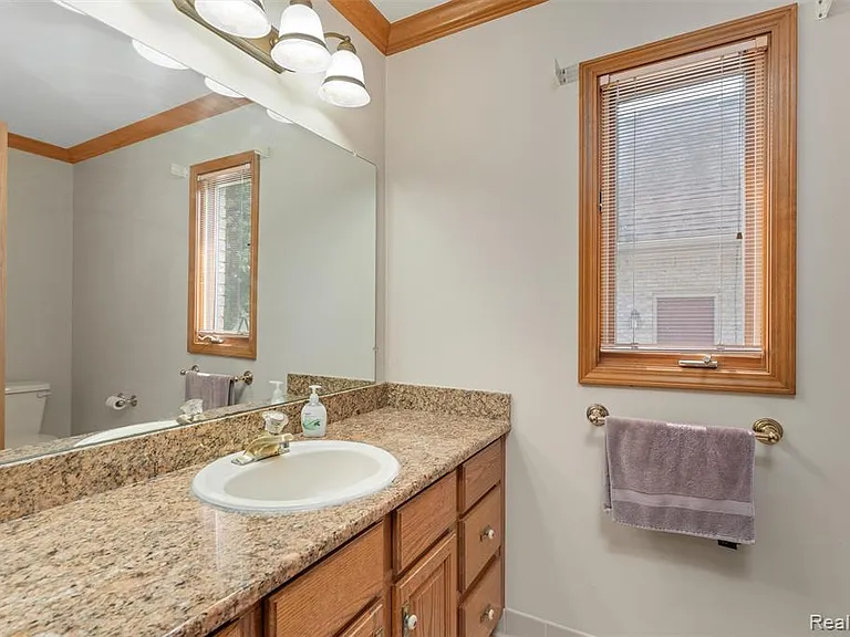 47105 Liberty Bell Rd E — Photo 20