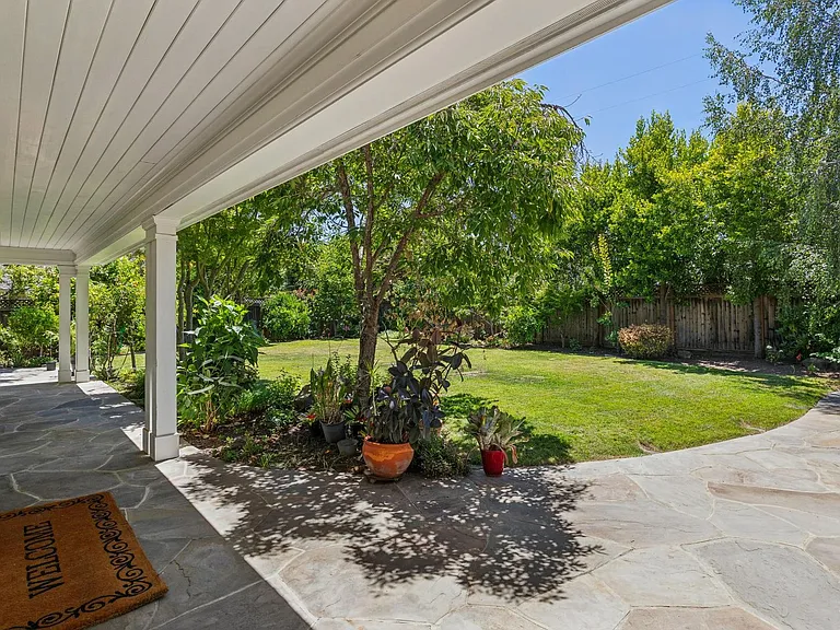 845 Windsor Dr — Photo 10