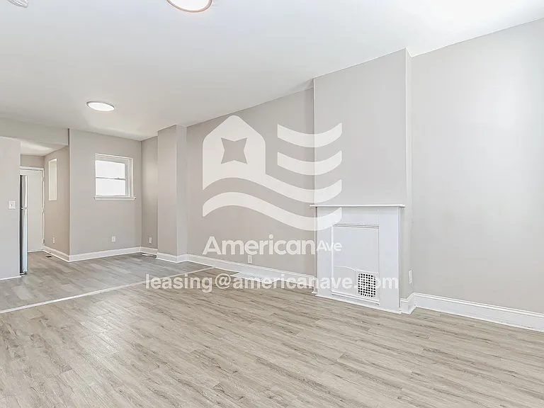1322976_003_living_room_3.jpg