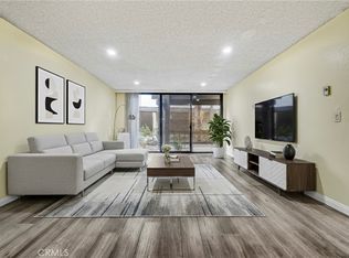 8650 Gulana Ave, Playa Del Rey, CA 90293