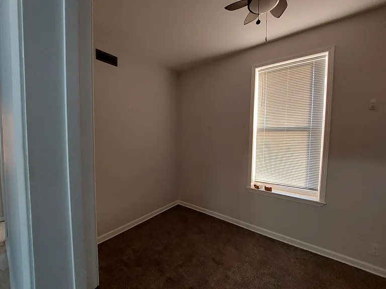 2652 W Iowa St #3R — Photo 8