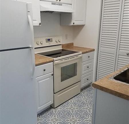3rd image of 1259 SW 46th Ave APT 1910