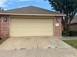 28 S Ridge Pointe Cir, Edmond, OK 73034