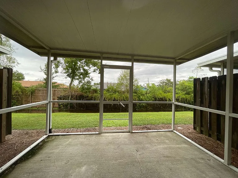 806 Baldwin Rowe Cir #1 — Photo 22