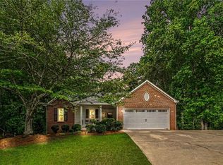 6008 Woodcreek Dr, Woodstock, GA 30188