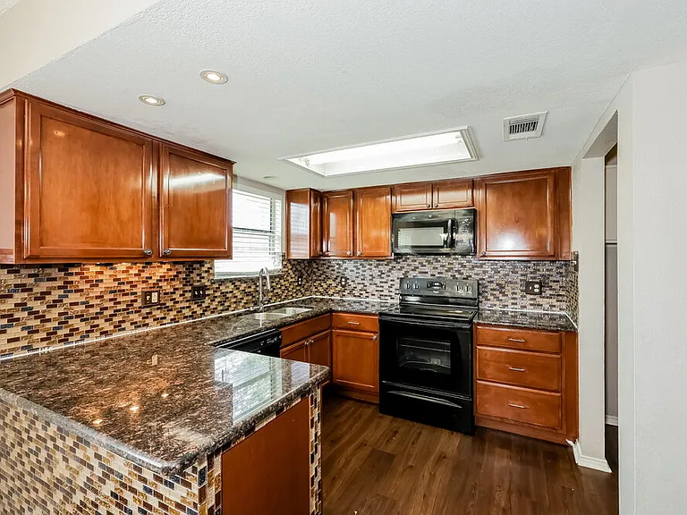 1224 Nicole Way — Photo 7