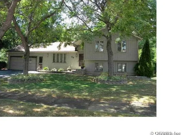 39 Barns Ct, Rochester, NY 14612