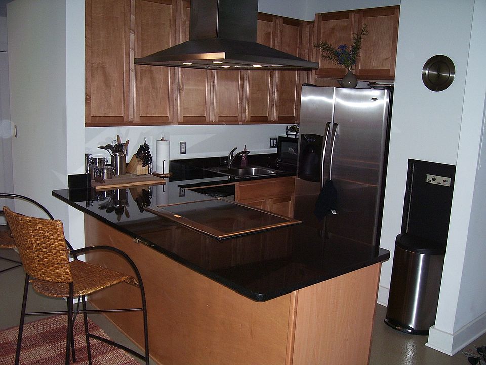 Gourmet kitchen