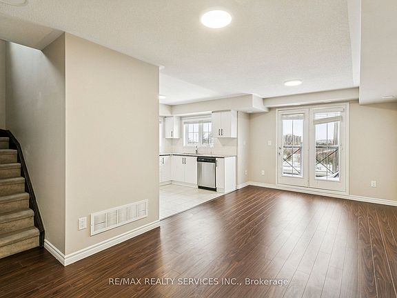 3rd image of 2504 Post Rd Unit 22