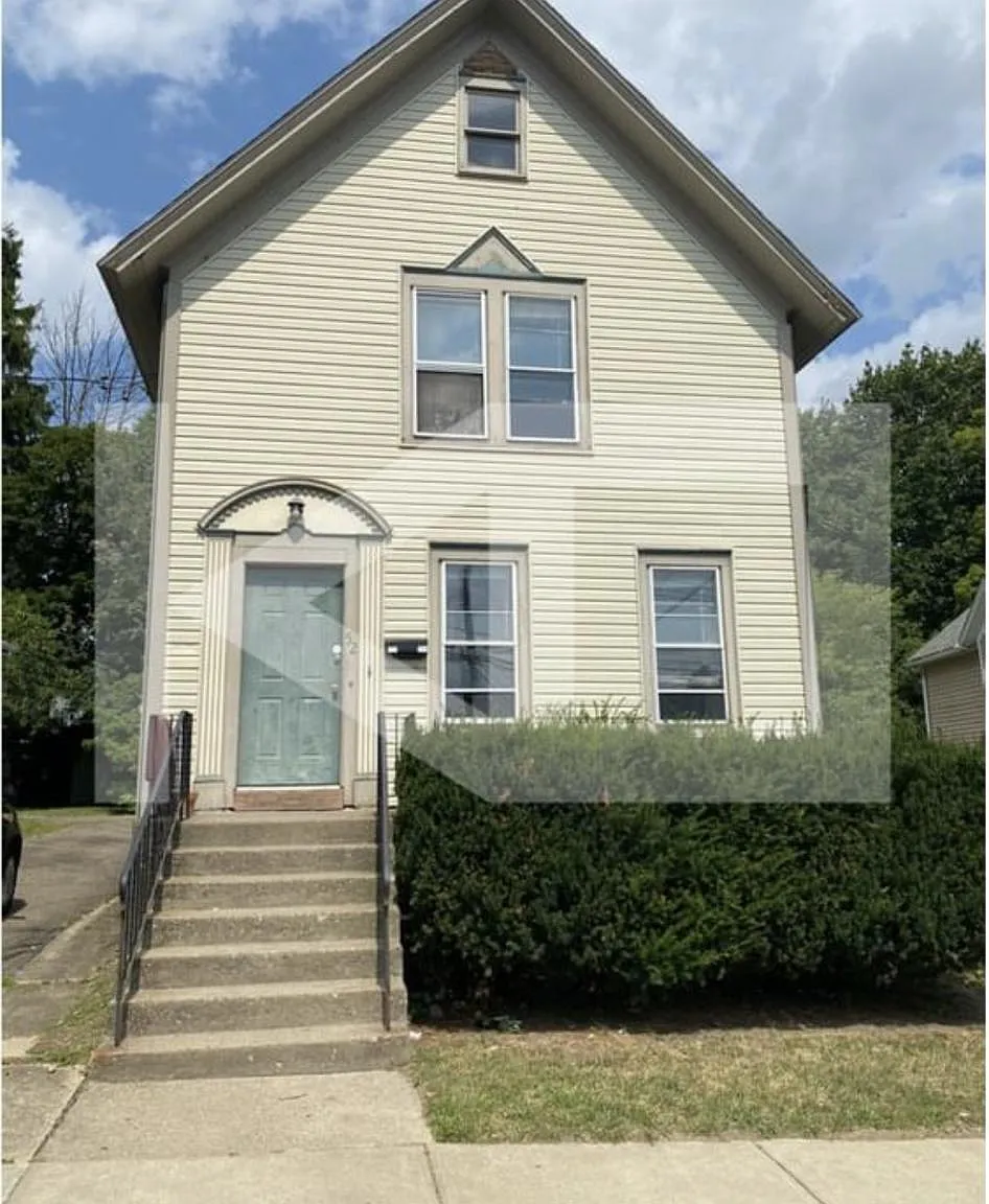 7 bed, 2121 sqft, $4,900 — Photo 3