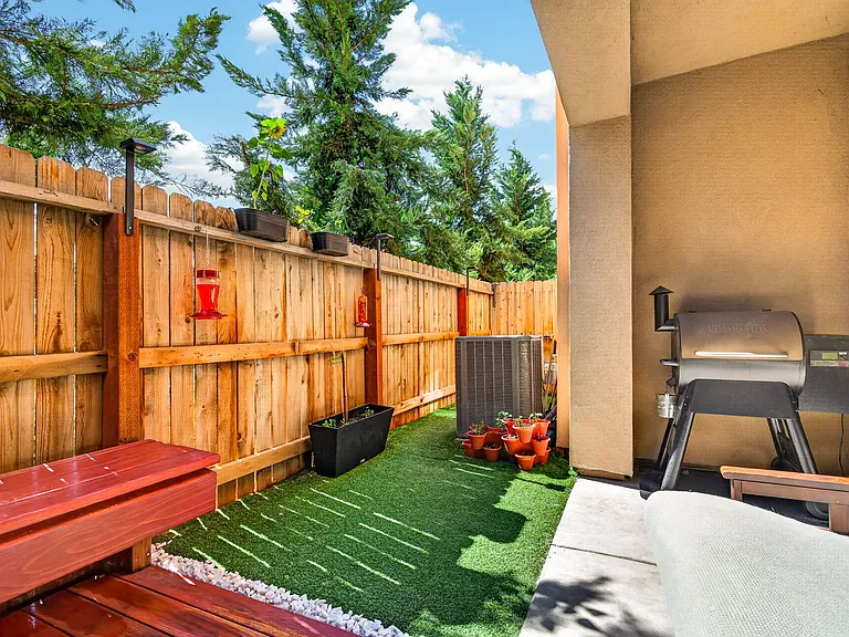 2280 Altamira Dr — Photo 20