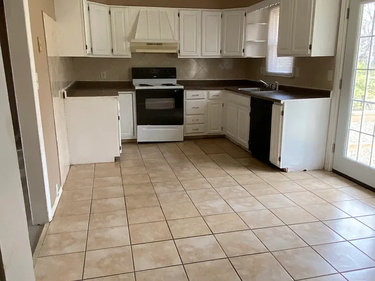 10401 Richmond Ave — Photo 18
