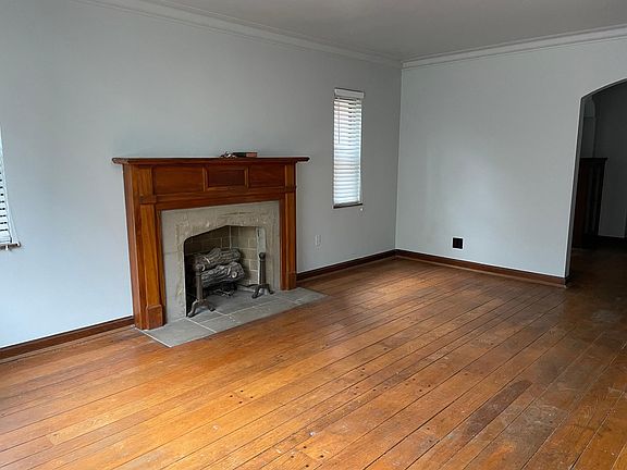 2nd image of 3105 Bellewood Ave #2