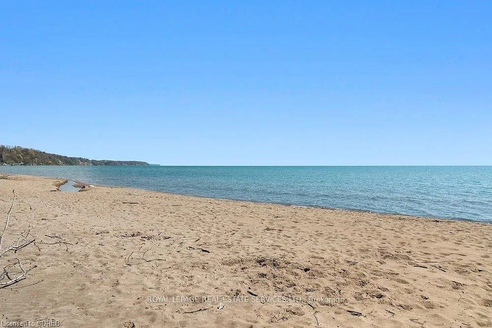 3 bed, $2,400 — Photo 2