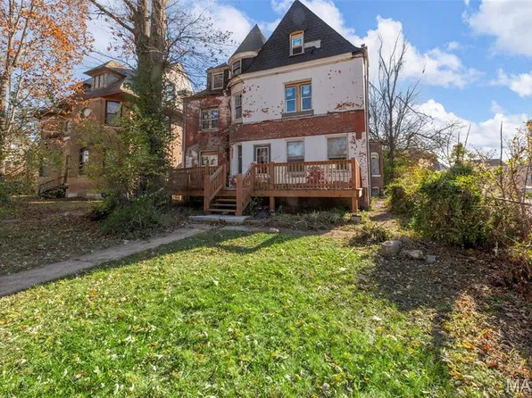 5872 Cabanne Ave, Saint Louis, MO 63112