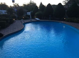 23 Shandon Ct, Hauppauge, NY 11788