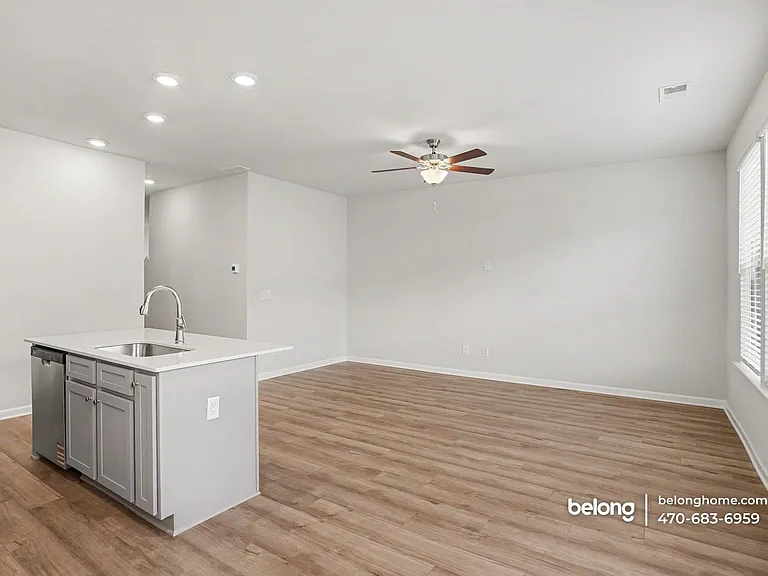 348 Navigator Ln — Photo 6