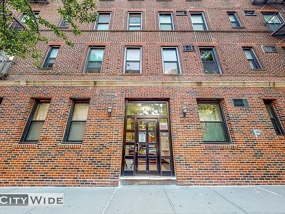 4th image of 21 E 2nd St APT C