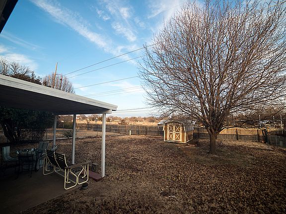 Large back yard faces open s