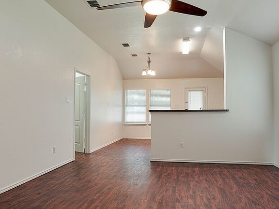 4th image of 2119 Gardenia Dr