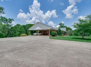 596 Goad Ridge Ln, Pleasant Shade, TN 37145