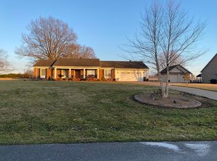 150 Green Meadows Dr, Beaver Dam, KY 42320