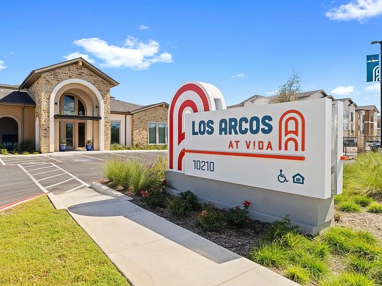 Los Arcos at Vida — Photo 7