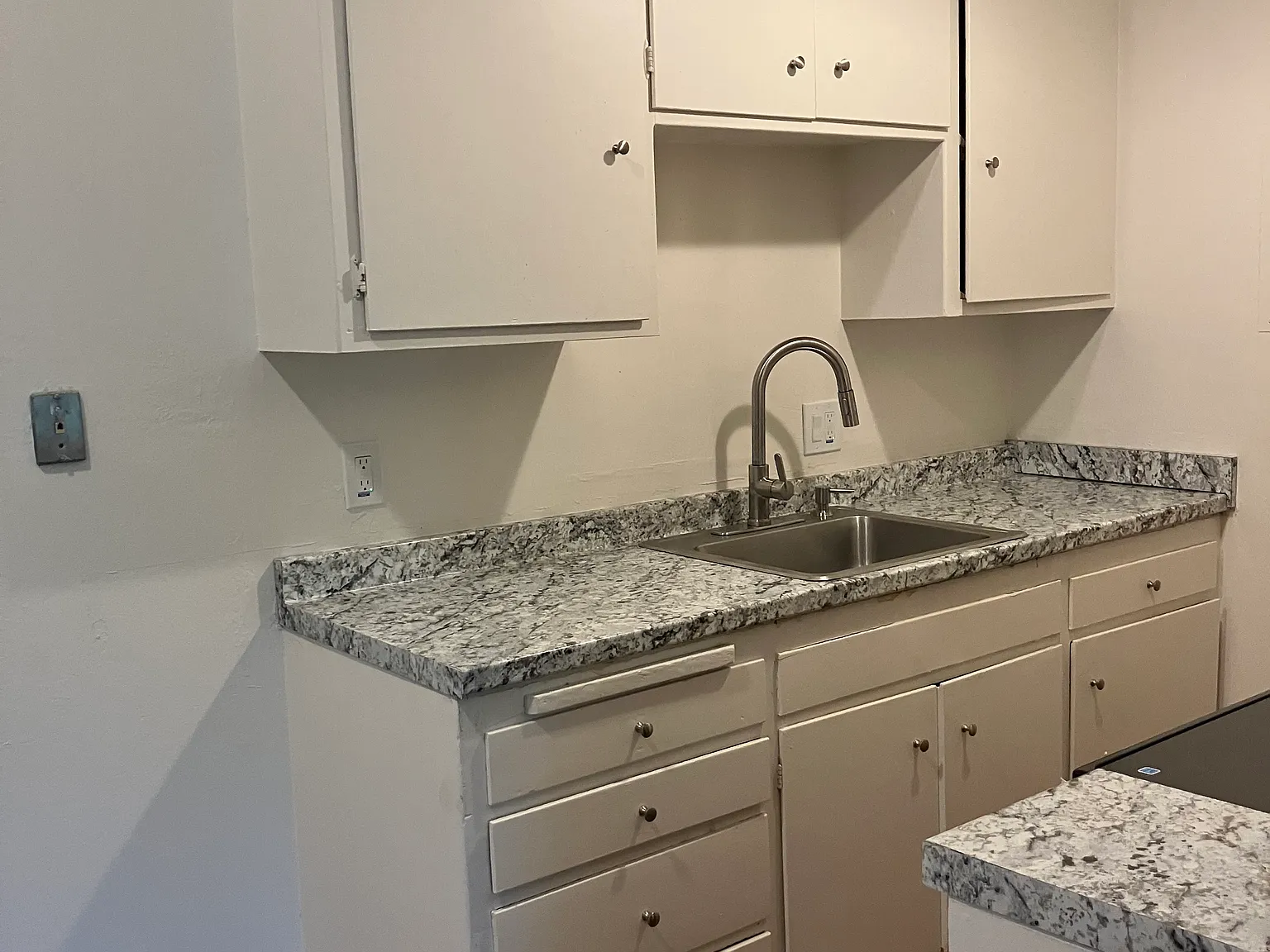 1 bed, 905 sqft, $1,385 — Photo 3