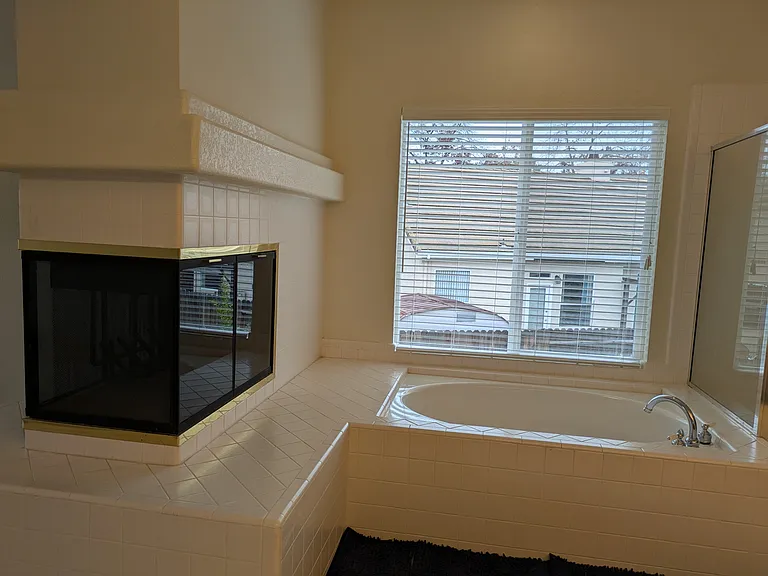 Donegan Ct — Photo 9