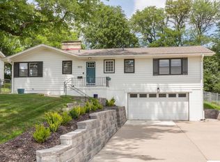 7072 Izard St, Omaha, NE 68132