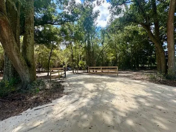 SW 20th St, Bell, FL 32619