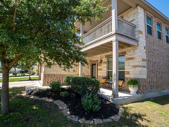3rd image of 202 FERNWOOD DR