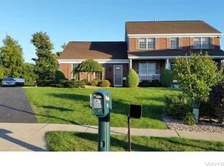38 Pine Valley Ct, West Seneca, NY 14224