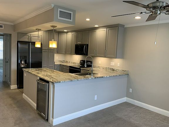 3rd image of 2712 Whitney Pl APT 630